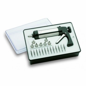 Kitchen craft cake and biscuit icing set - 13 discs and 7 nozzles